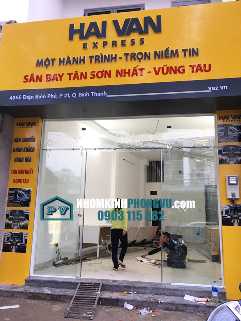 thi công cửa kính cường lực lùa treo tại quận bình thạnh tphcm