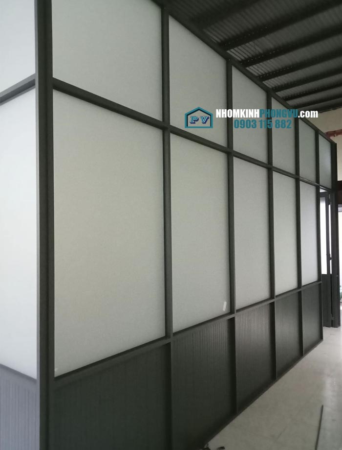 Giá làm vách ngăn chia phòng
