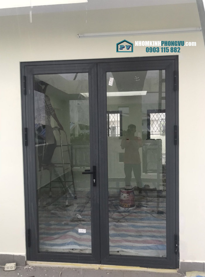 mẫu cửa đi nhôm xingfa 2 cánh