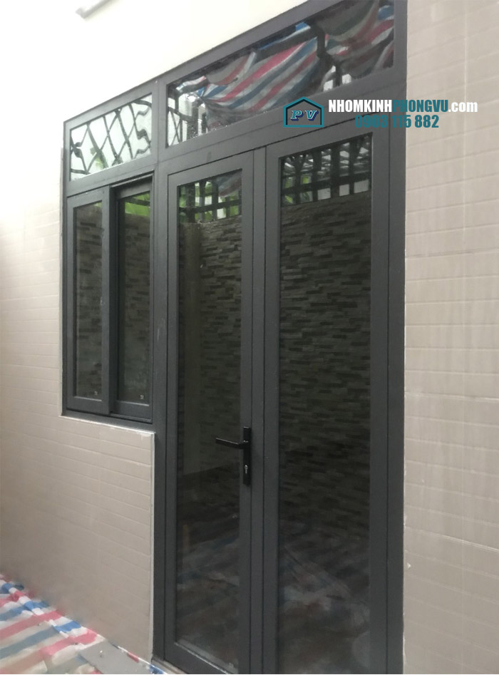 mẫu cửa đi nhôm xingfa 2 cánh