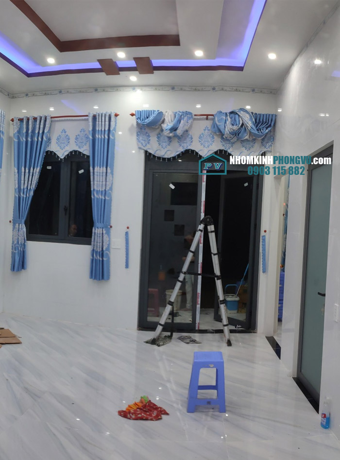 mẫu cửa đi nhôm xingfa 2 cánh