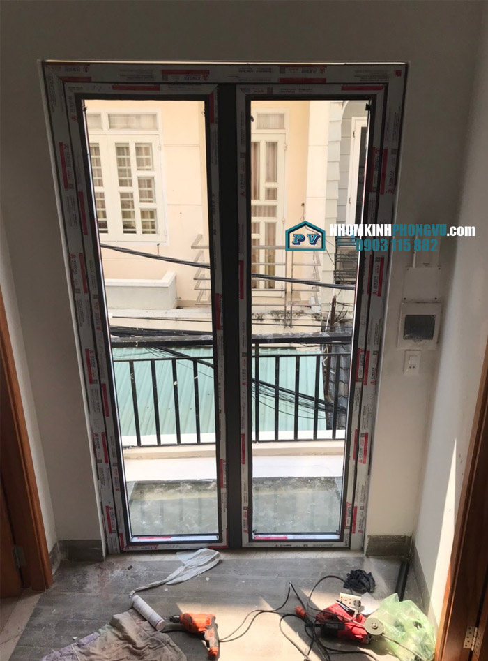 mẫu cửa đi nhôm xingfa 2 cánh