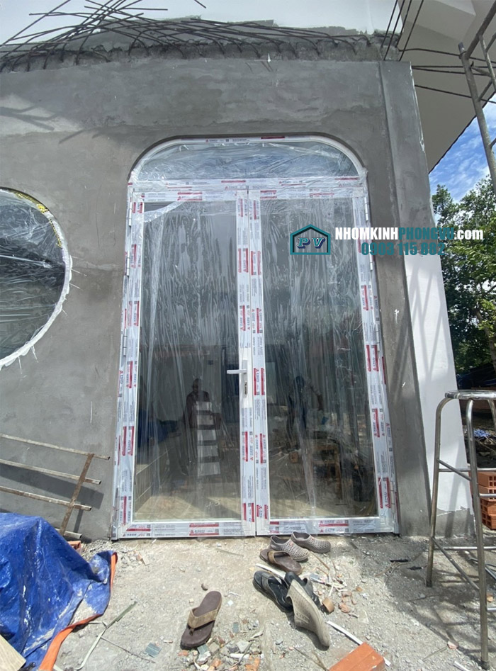 mẫu cửa đi nhôm xingfa 2 cánh