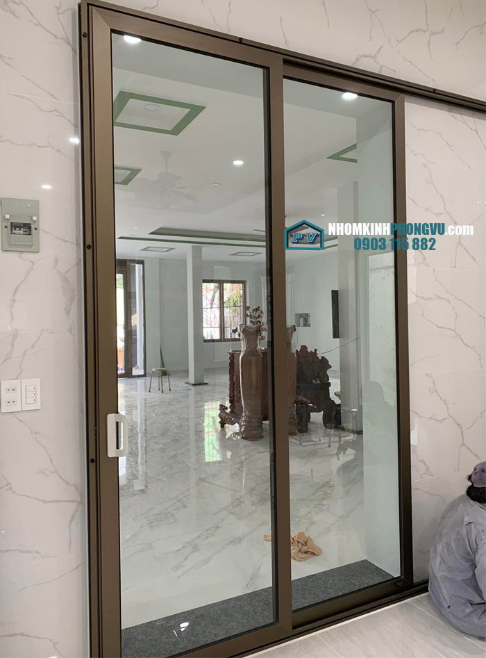 mẫu cửa đi nhôm xingfa 2 cánh