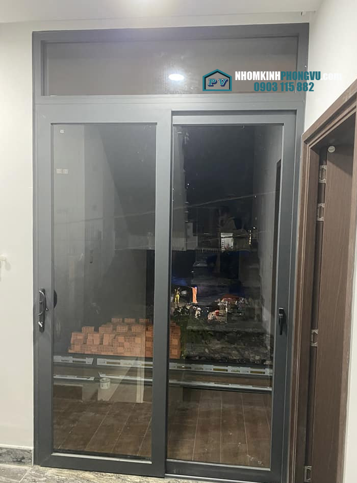 mẫu cửa đi nhôm xingfa 2 cánh