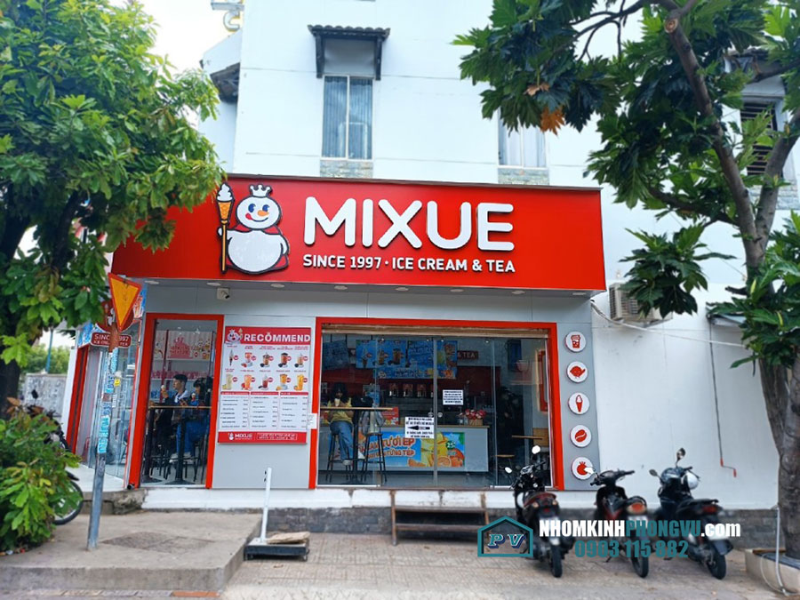 Vách kính nhôm ngoài trời mixue - mẫu 14