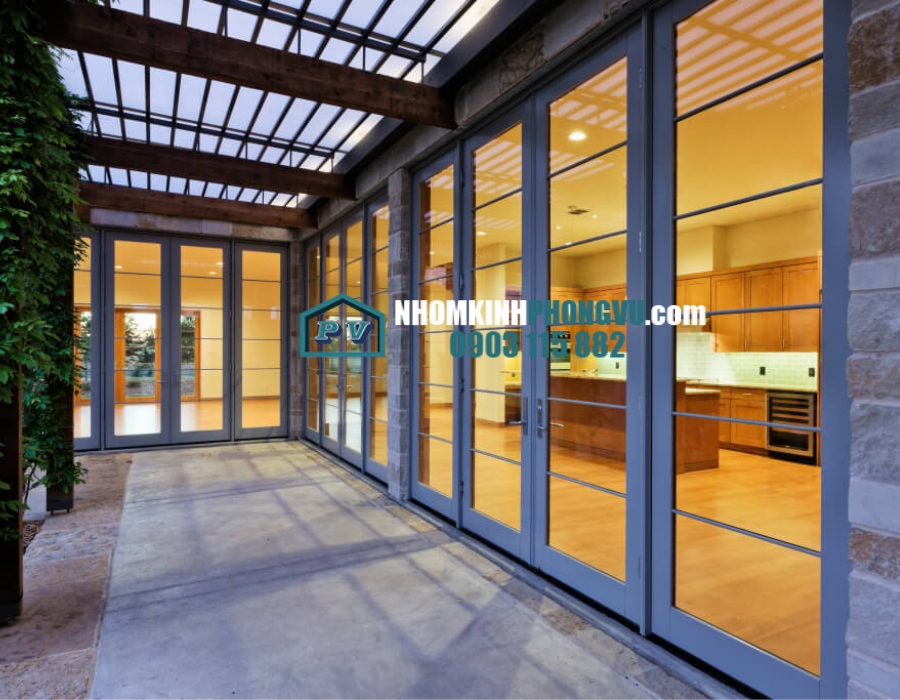 Vách kính cường lực 10mm