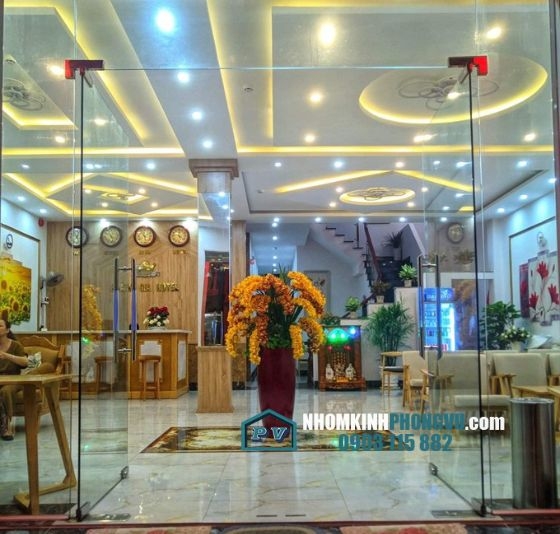 9+ Mẫu cửa kính cường lực 10ly Đẹp mướt mắt cho Khách sạn, Hotel 